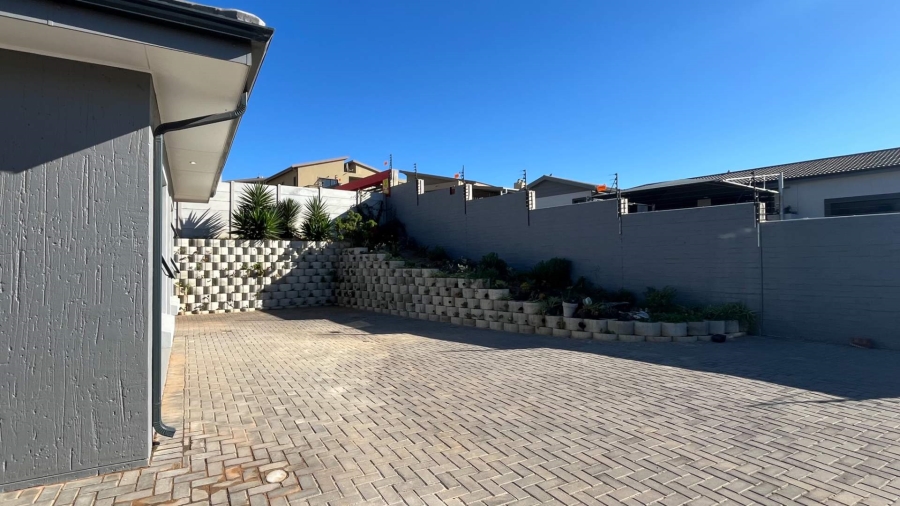 4 Bedroom Property for Sale in Island View Western Cape